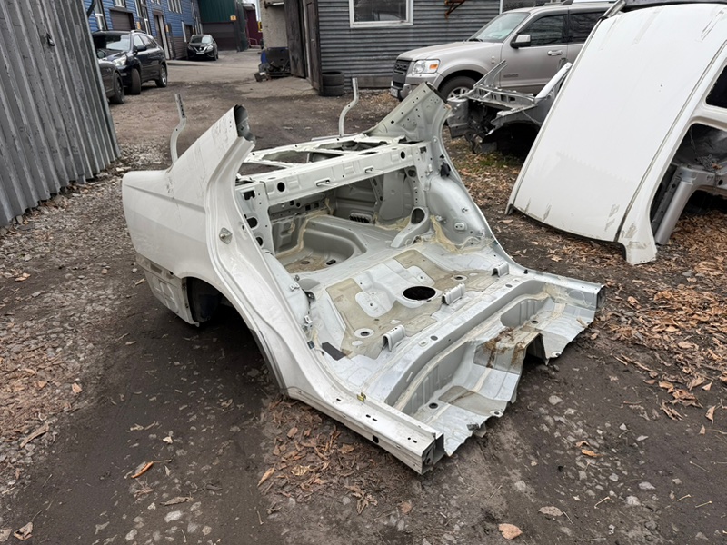 Задняя часть автомобиля Vista 2000 ZZV50-0025369 1ZZ-FE Задняя часть автомобиля Vista 2000 ZZV50-0025369 1ZZ-FE