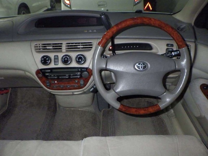 Toyota Vista Ardeo салон