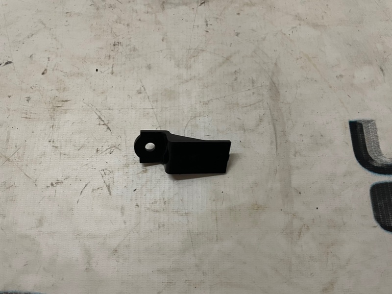 Кронштейн радиатора Range Rover Velar 2019 L560 30DDTX Кронштейн радиатора Range Rover Velar 2019 L560 30DDTX