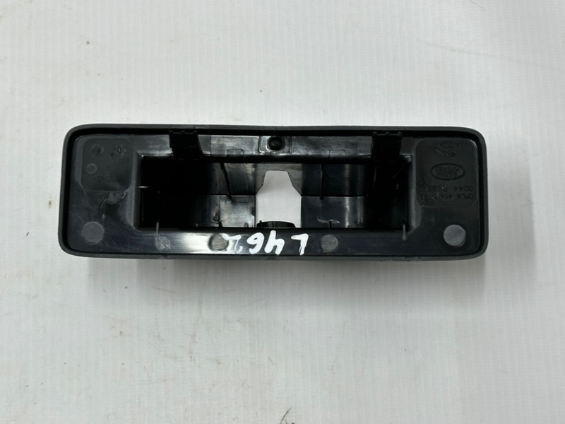 Накладка замка багажника задняя Land Rover Discovery L462 30DDTX