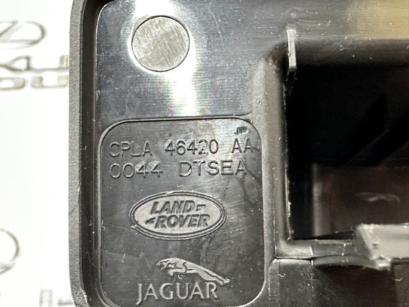 Накладка замка багажника задняя Discovery 2019 L462 30DDTX