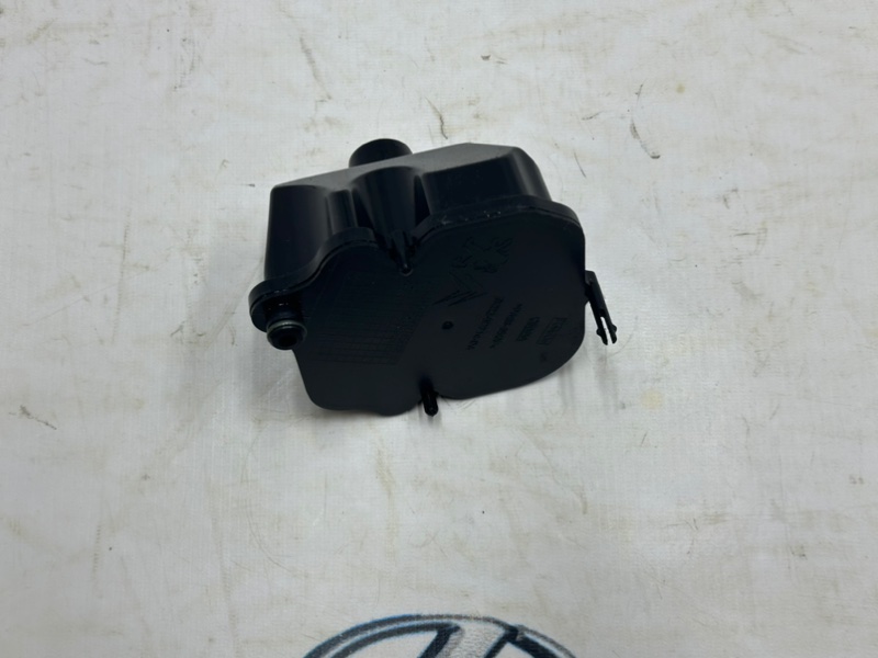 Запчасть сепаратор масляный Land Rover Range Rover Sport 2018 L494 30DDTX LR013532 контрактная Сепаратор масляный Land Rover Range Rover Sport 2018 L494 30DDTX LR013532 контрактная