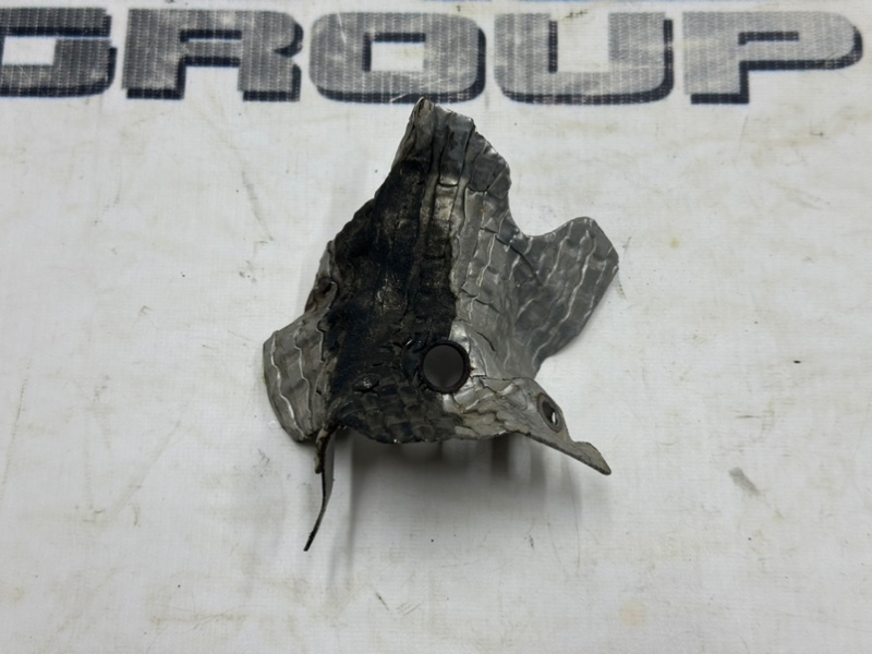 Запчасть тепловой экран левый Land Rover Range Rover Sport 2018 L494 30DDTX LR069682 контрактная Тепловой экран левый Land Rover Range Rover Sport 2018 L494 30DDTX LR069682 контрактная