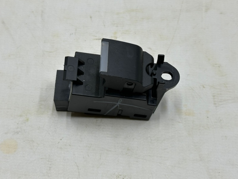 Кнопка стеклоподъемника задняя Land Rover Range Rover 2016 L405 448DT LR059773 контрактная