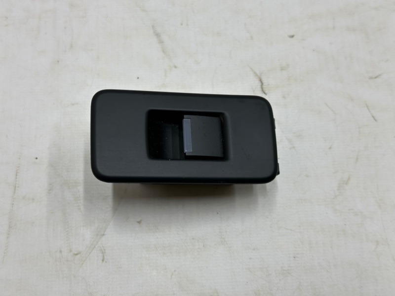 Кнопка стеклоподъемника Land Rover Discovery 2017 L462 30DDTX LR059773 контрактная
