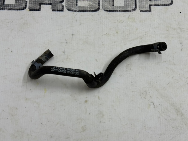 Запчасть патрубок наддува Land Rover Range Rover 2018 L405 30DDTX LR087709 контрактная Патрубок наддува Land Rover Range Rover 2018 L405 30DDTX LR087709 контрактная