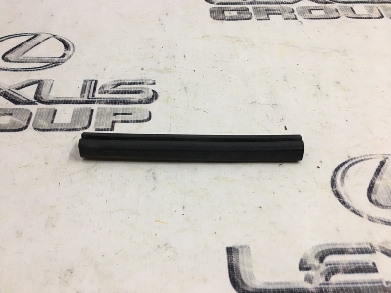 Запчасть уплотнитель крыла передний левый Lexus RX400h 2006 MHU38 3MZFE 5338948010 контрактная Уплотнитель крыла передний левый Lexus RX400h 2006 MHU38 3MZFE 5338948010 контрактная