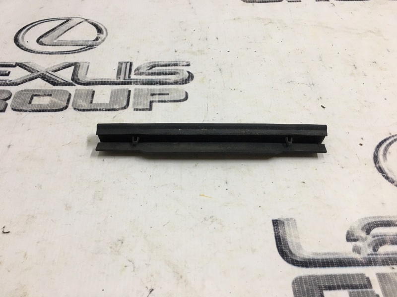 Уплотнитель крыла передний левый RX400h 2006 MHU38 3MZFE Уплотнитель крыла передний левый RX400h 2006 MHU38 3MZFE