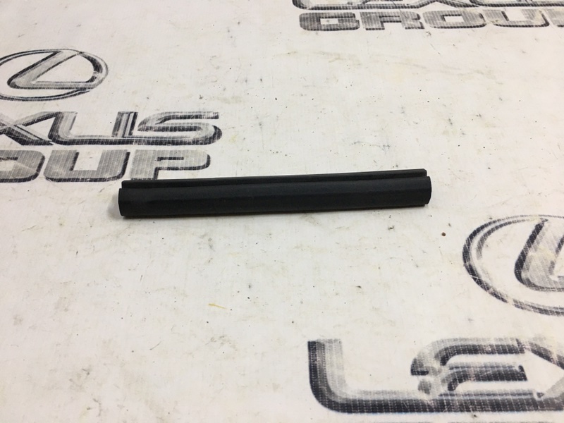 Уплотнитель крыла передний левый Lexus RX400h 2006 MHU38 3MZFE 5338948010 контрактная