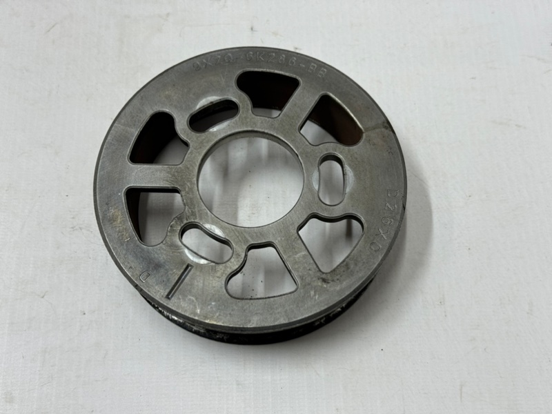 Шестерня распредвала Land Rover Discovery 2017 L462 30DDTX LR084437 контрактная