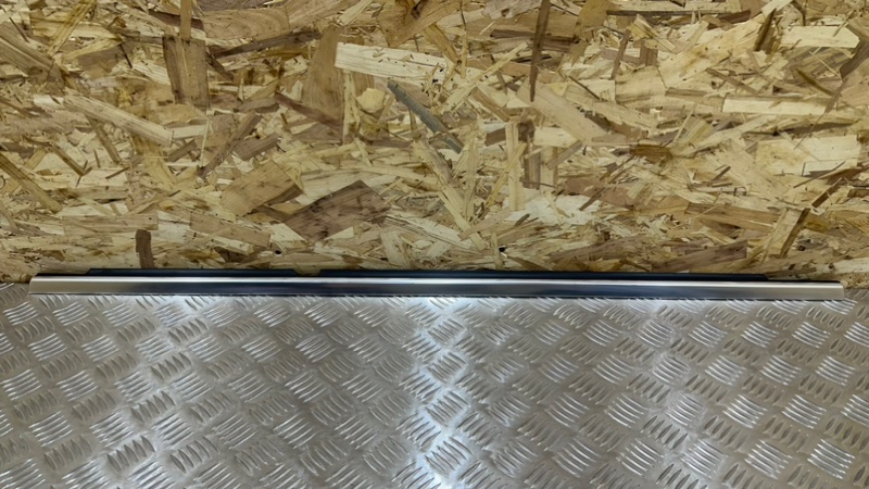 Молдинг на дверь задний правый Mercedes-Benz GLS - Class 2018 X166 OM642 A1667351465 контрактная