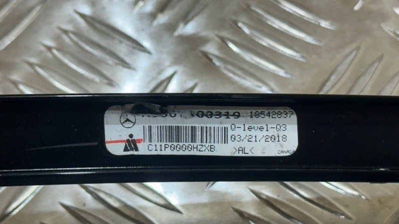 Направляющая стекла задняя левая Mercedes-Benz GLS - Class X166 OM642