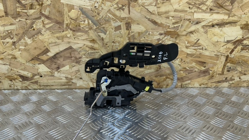 Замок двери передний левый GLS - Class 2018 X166 OM642