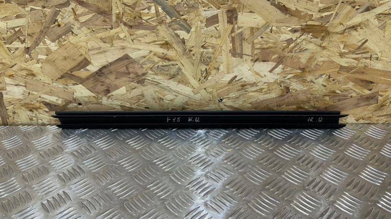 Молдинг на дверь задний правый X5 2015 F15 N57D30A