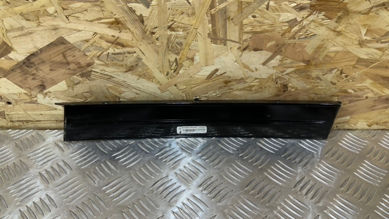 Молдинг стекла задний правый GLS - Class 2018 X166 OM642