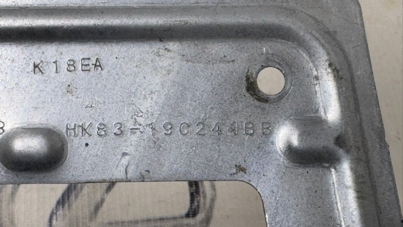 Кронштейн Land Rover Range Rover Velar L560 AJ200