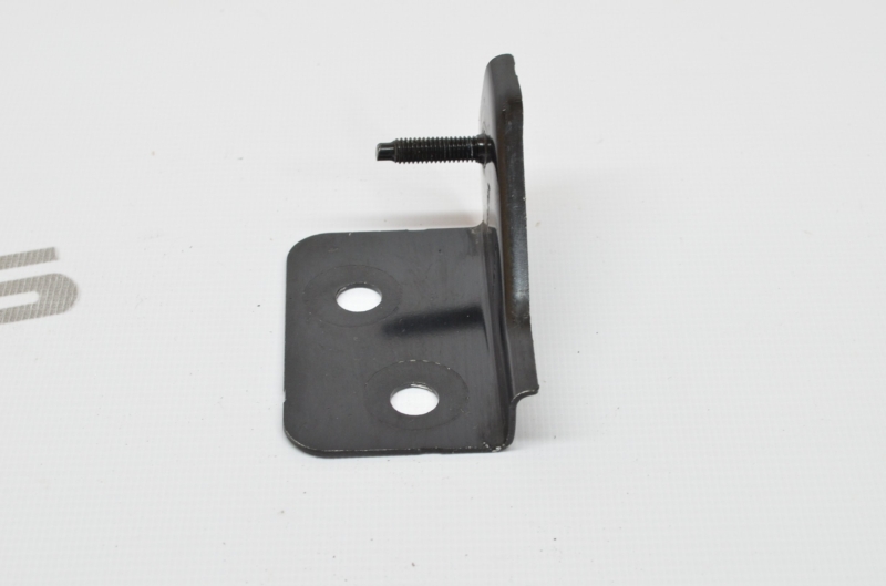 Кронштейн передний правый Range Rover Velar 2018 L560 30DDTX