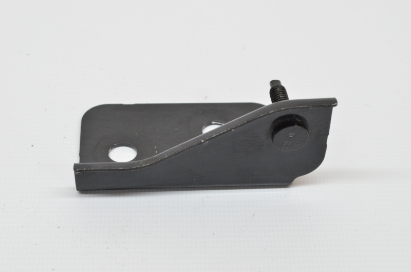 Кронштейн передний правый Land Rover Range Rover Velar L560 30DDTX