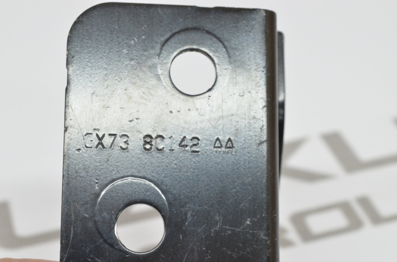 Кронштейн передний правый Range Rover Velar 2018 L560 30DDTX