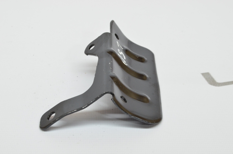 Кронштейн передний правый Range Rover Velar 2019 560 AJ200P