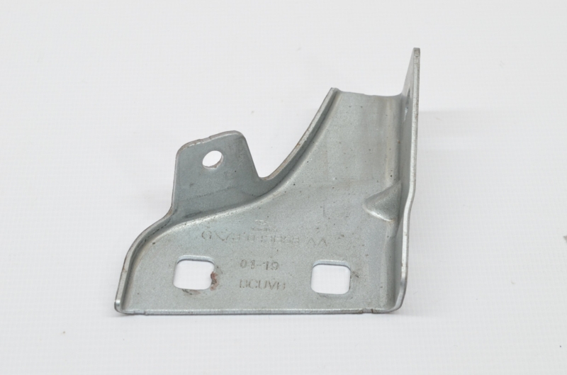 Кронштейн правый Land Rover Range Rover Velar 2019 L560 AJ200P LR091628 контрактная