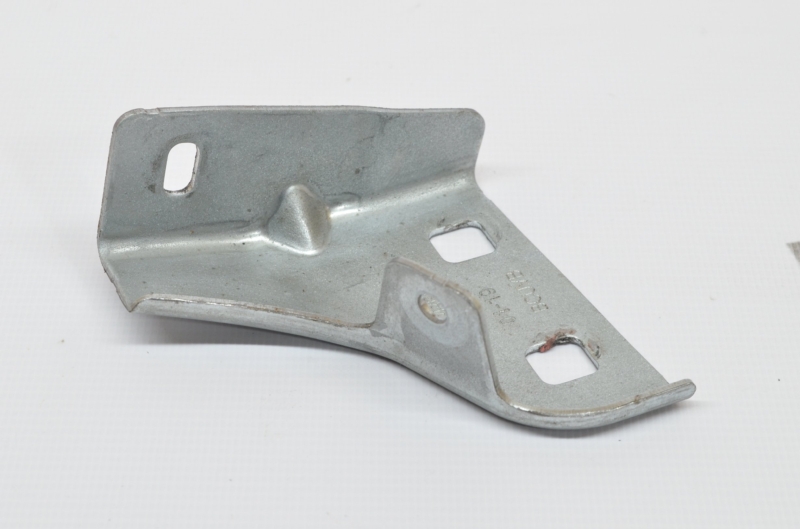 Кронштейн правый Range Rover Velar 2019 L560 AJ200P