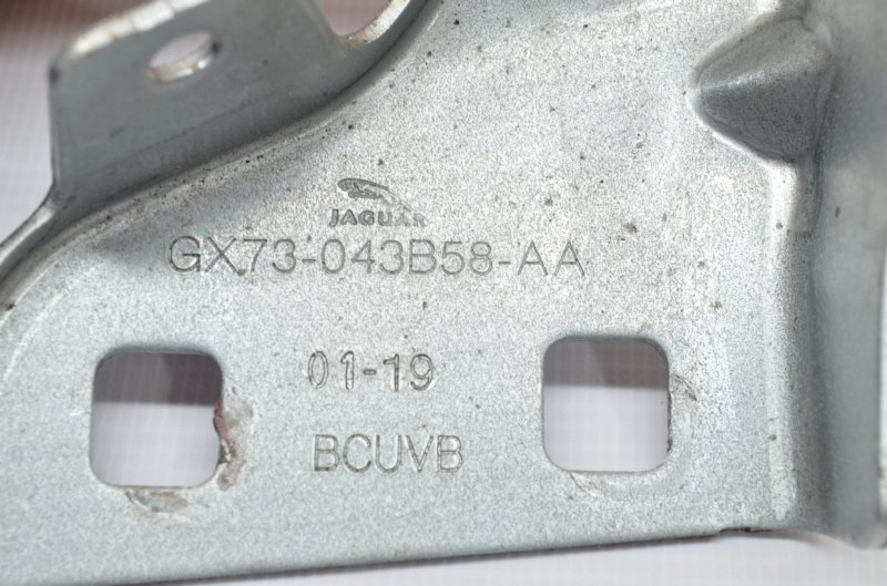 Кронштейн правый Range Rover Velar 2019 L560 AJ200P