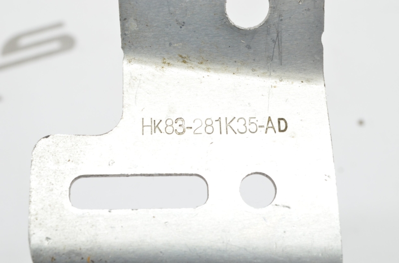 Кронштейн задний левый Range Rover Velar 2018 L560 AJ200P