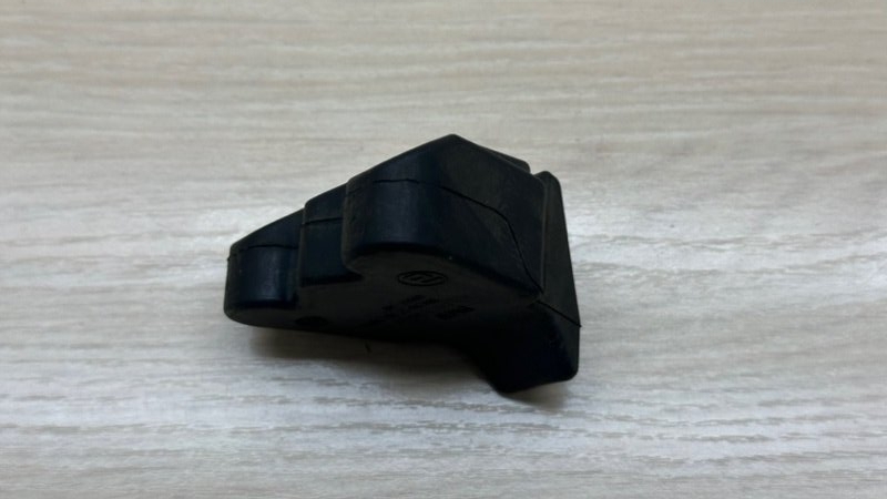 Кронштейн радиатора передний X5 2018 F15 N57D30C