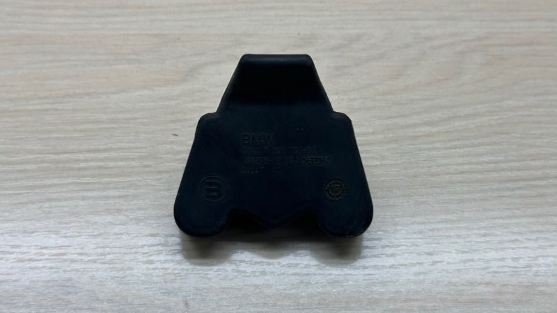 Кронштейн радиатора передний X5 2018 F15 N57D30C