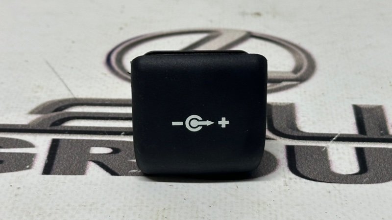 Прикуриватель BMW X6 2017 F16 N57D30A 61346904008 контрактная