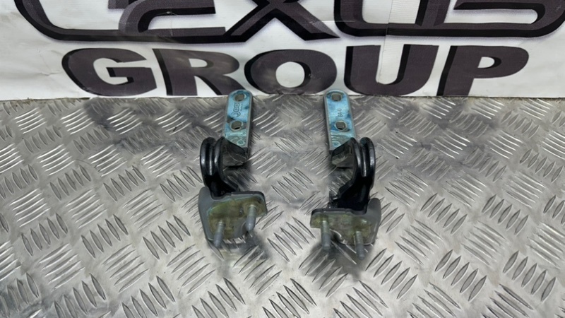 Петля багажника задняя Mercedes-Benz GLS - Class 2018 X166 OM642 A1667403100 контрактная