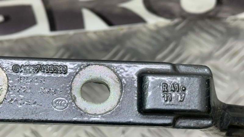 Петля багажника задняя GLS - Class 2018 X166 OM642