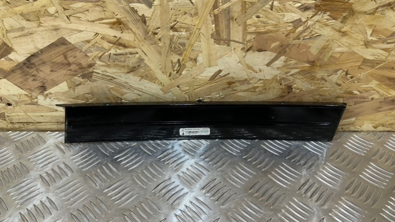 Молдинг стекла задний правый GLS - Class 2018 X166 OM642