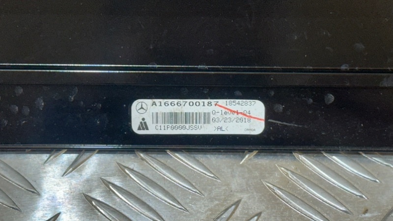 Молдинг стекла задний левый Mercedes-Benz GLS - Class X166 OM642 Молдинг стекла задний левый Mercedes-Benz GLS - Class X166 OM642