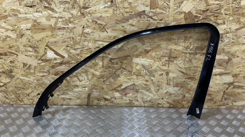 Молдинг на дверь передний левый GLS - Class 2018 X166 OM642