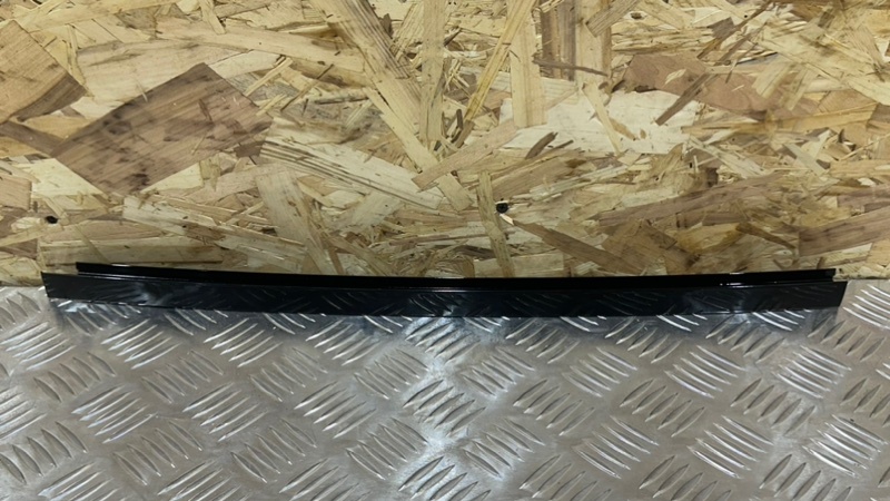 Направляющая стекла задняя правая Mercedes-Benz GLS - Class 2018 X166 OM642 A1667300419 контрактная