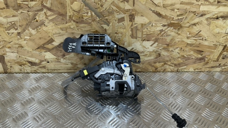 Замок двери передний правый GLS - Class 2018 X166 OM642