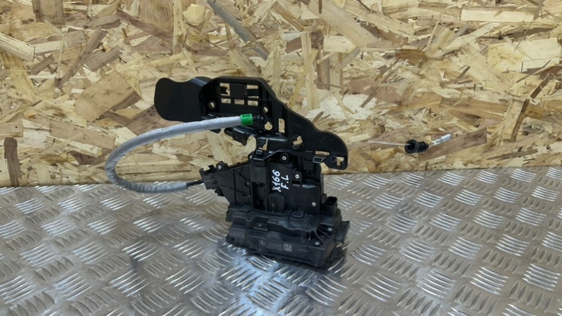 Замок двери передний левый Mercedes-Benz GLS - Class 2018 X166 OM642 A0997209101 контрактная