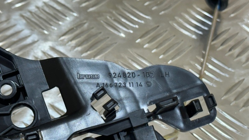 Замок двери передний левый Mercedes-Benz GLS - Class X166 OM642