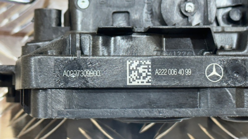 Замок двери задний правый GLS - Class 2018 X166 OM642