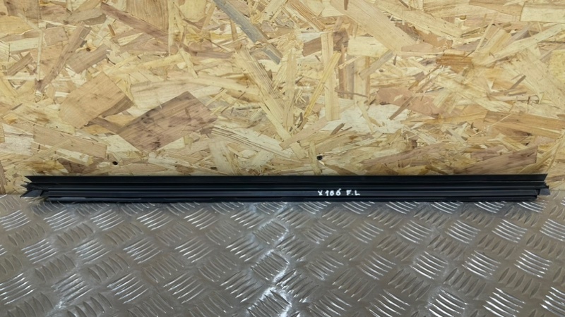 Молдинг на дверь передний левый GLS - Class 2018 X166 OM642