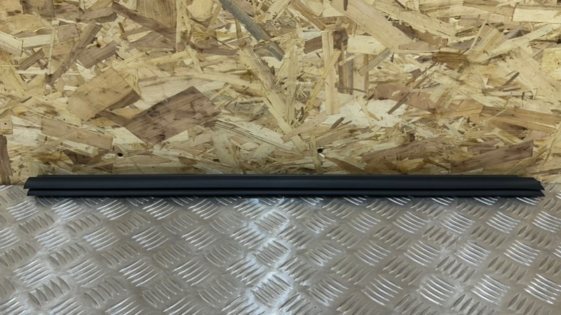 Запчасть молдинг на дверь передний правый Mercedes-Benz GLS - Class 2018 X166 OM642 A2927250400 контрактная Молдинг на дверь передний правый Mercedes-Benz GLS - Class 2018 X166 OM642 A2927250400 контрактная