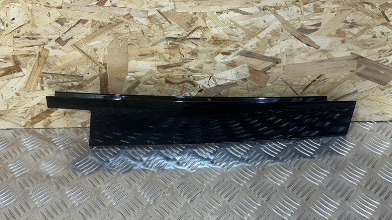 Молдинг на дверь задний правый Mercedes-Benz GLS - Class 2018 X166 OM642 A1666900487 контрактная