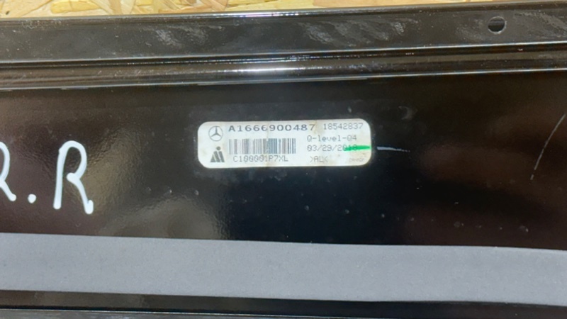 Молдинг на дверь задний правый Mercedes-Benz GLS - Class X166 OM642