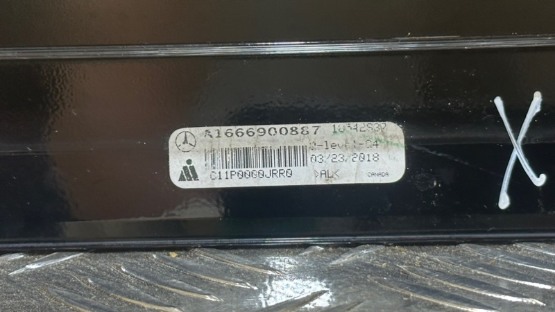 Молдинг на дверь задний правый Mercedes-Benz GLS - Class X166 OM642