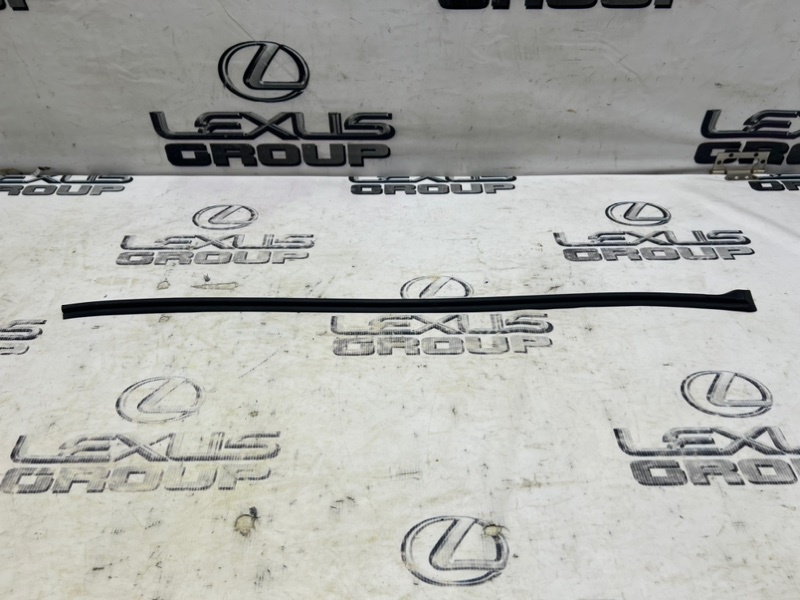 Уплотнительная резинка двери передняя правая BMW 5 - Series 2017 G30 B57D30 51767341646 контрактная