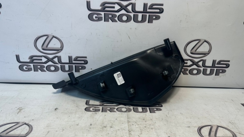 Накладка торпеды передняя правая GLS - Class 2018 X166 OM642 Накладка торпеды передняя правая GLS - Class 2018 X166 OM642