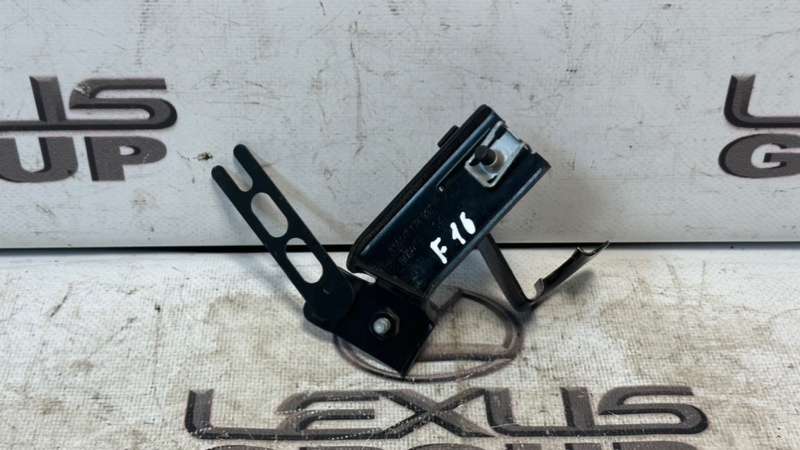 Кронштейн передний X6 2017 F16 N57D30A Кронштейн передний X6 2017 F16 N57D30A