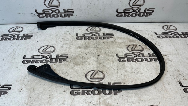 Уплотнительная резинка передняя правая BMW X6 2012 E71 N57D30C 51767310319 контрактная